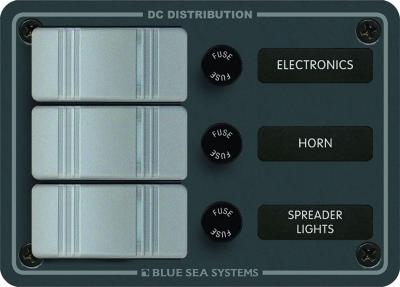 TABLEAU ELECTRIQUE 3 BOUTONS ETANCHE AVEC FUSIBLE BLUE SEA 8054
