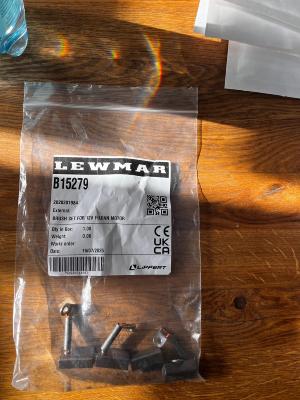 KIT CHARBONS LEWMAR B15279